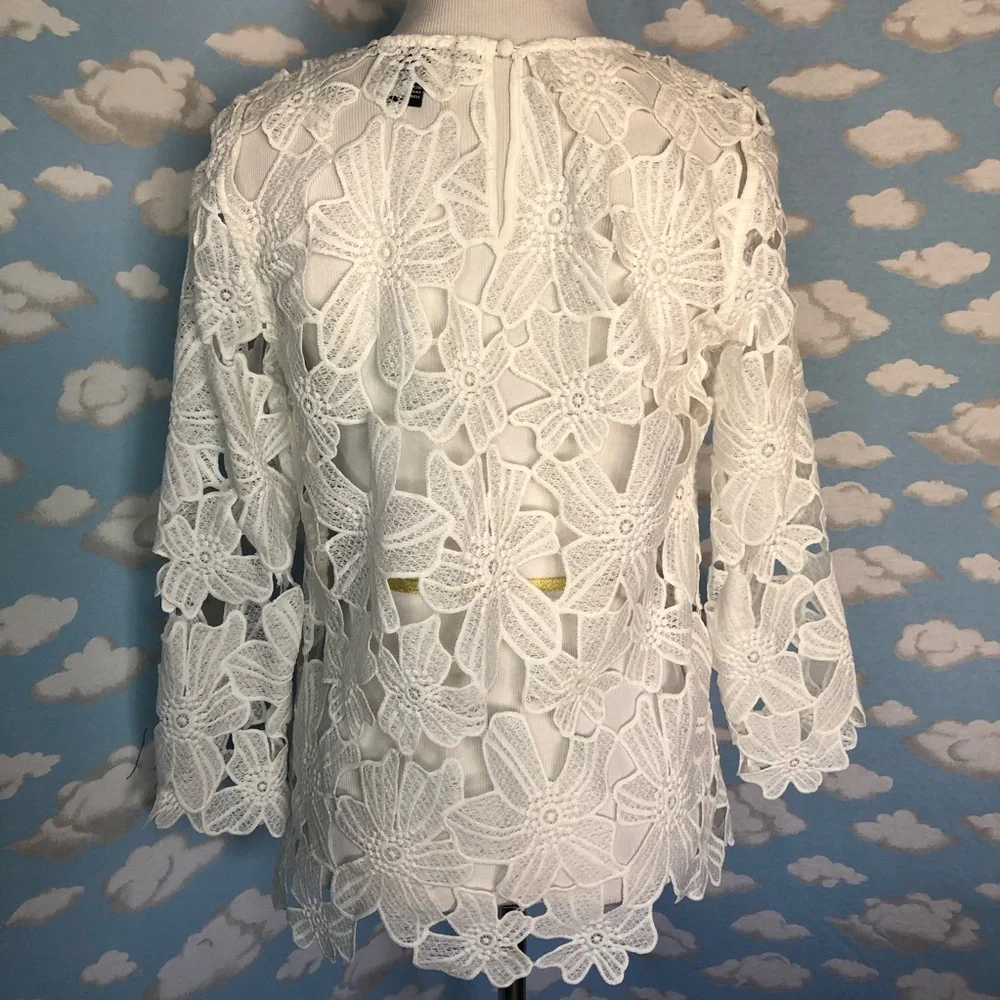Forever 21‎ Appliqué 3/4 sleeve top White floral Size Medium Fairy Dainty Boho